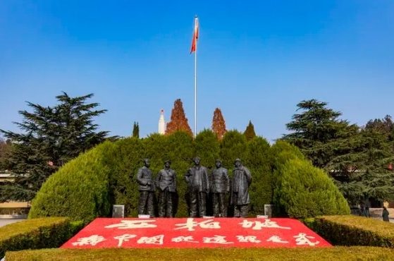 西柏坡红色教育基地：以历史之光淬炼执政为民新担当