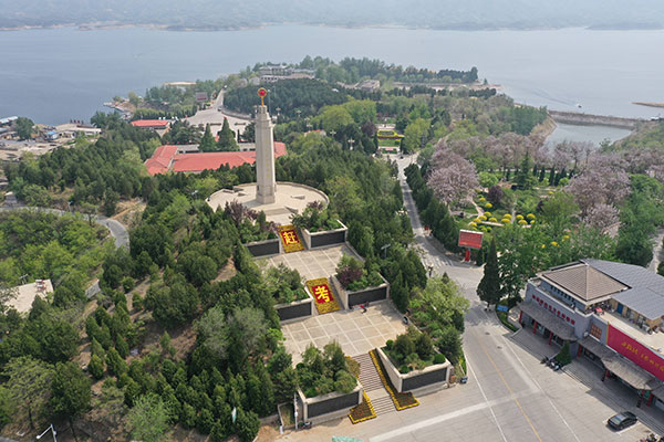 学习领袖风范 传承红色基因——机关党务干部政治能力与党性修养提升之道